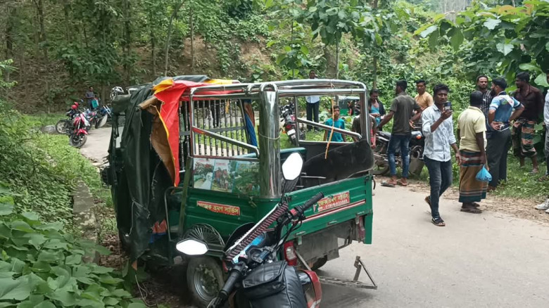 শশুরবাড়ী বেড়াতে যাওয়া হলো না পরমিলা ত্রিপুরার, সড়ক...
