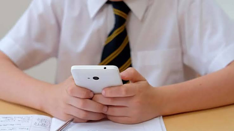 ঝালকাঠিতে পরীক্ষাকেন্দ্রে মোবাইল ব্যবহারে ৯ শিক্ষক...