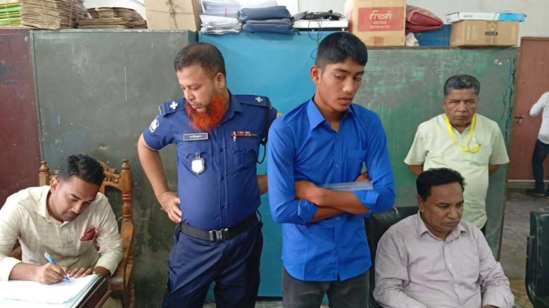 উজিরপুরে প্রক্সি দিতে এসে যুবকের কারাদণ্