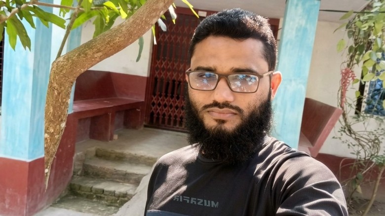 বানারীপাড়ায় ধর্মীয় শিক্ষকের বিরুদ্ধে ছাত্রীদের সঙ্গে অশোভন আচরণের অভিযোগ