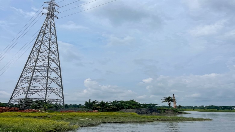 সন্ধ্যার ভয়াল ভাঙনে বিলীনের পথে ৩৩ হাজার