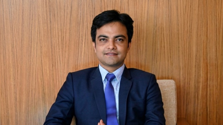 ভূমি সেবায় আস্থা ফেরানো এসিল্যান্ড মহেশ্