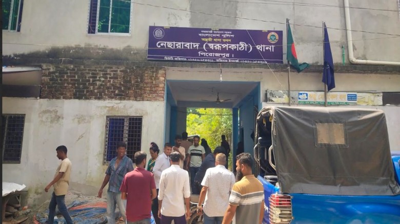 সেপটিক ট্যাংকে কাজ করতে গিয়ে রাজমিস্ত্রির মৃত্যু, হাসপাতালে সহযোগী